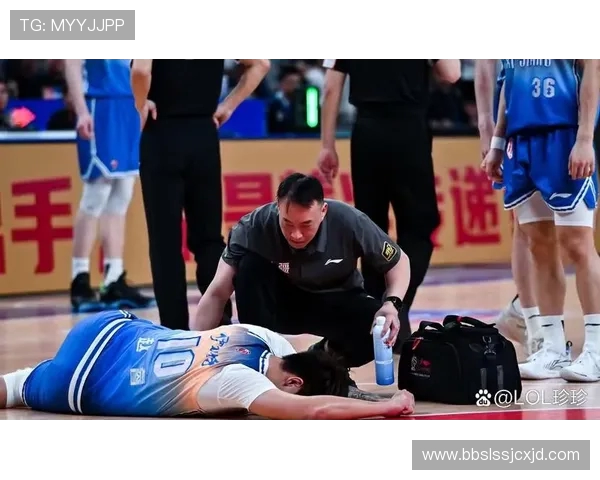 CBA球员在足球场上的表现合集