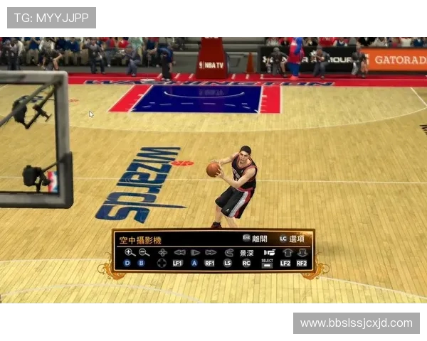 NBA2K13游戏中如何操作完成扣篮动作