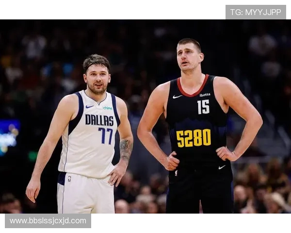 NBA高清壁纸图片精选合集：热门球星与经典瞬间一网打尽